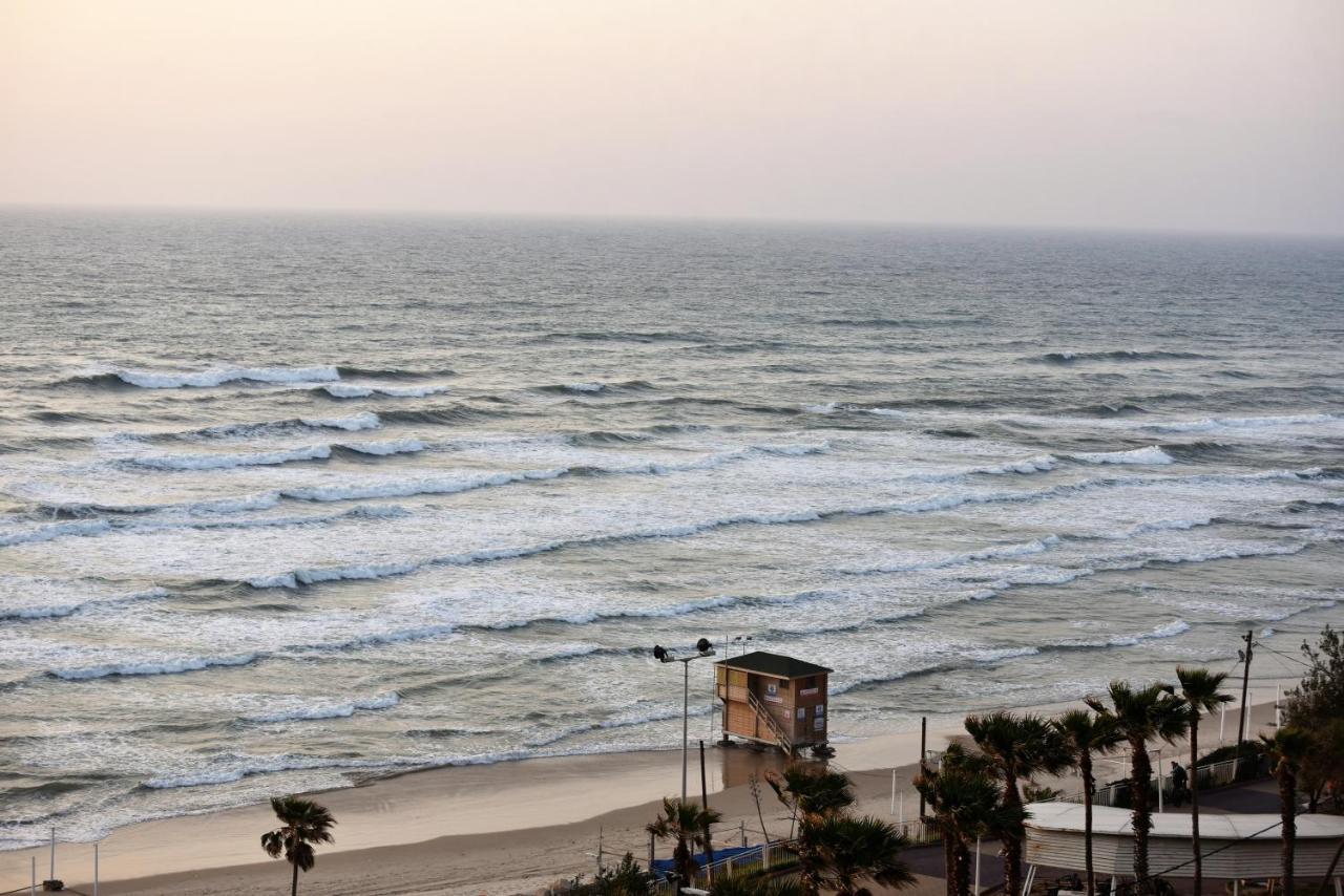 Penthouse Apartment On The Beach Bat Jam Exteriér fotografie